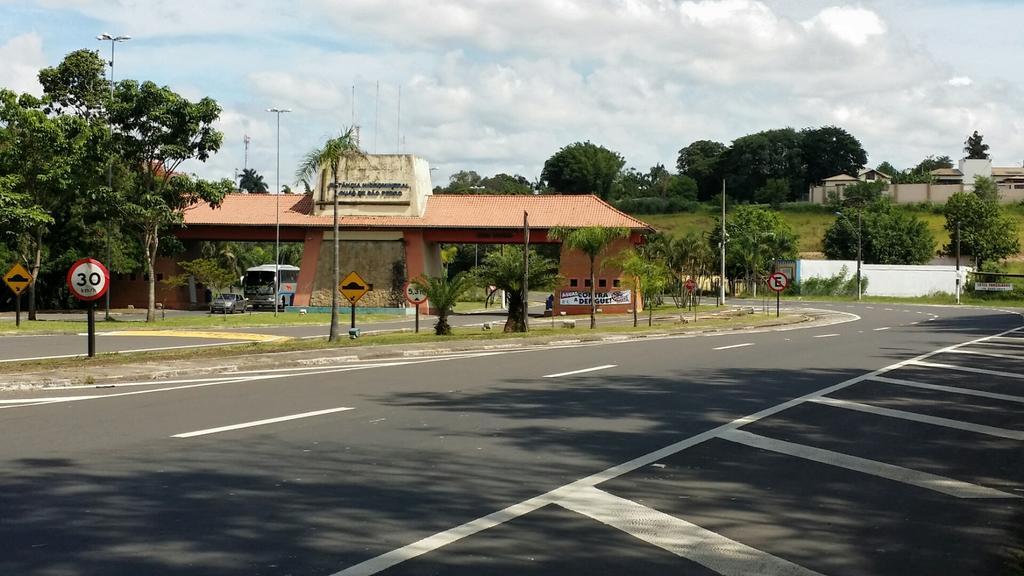 Pousada Suites Águas de São Pedro Buitenkant foto